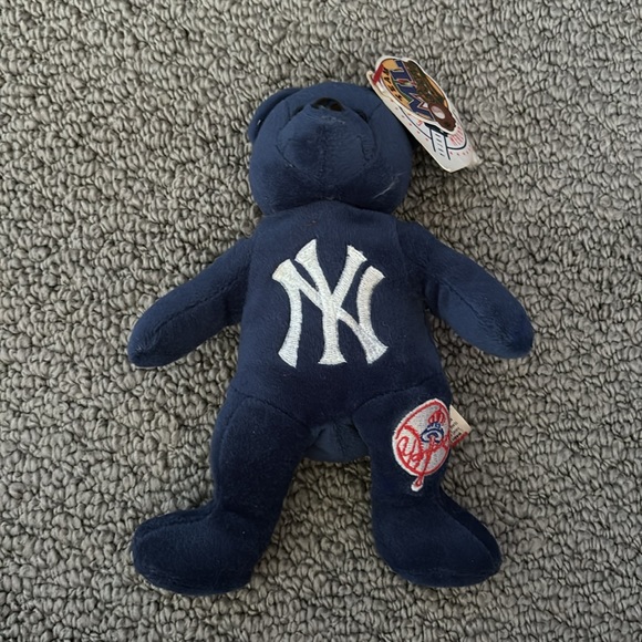 New York Yankees Stadium Ball and Bear - Picture 3 of 7